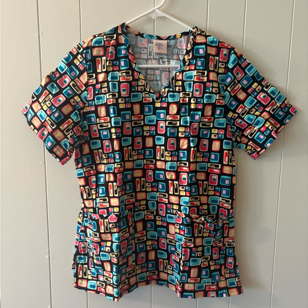 Barco Uniforms Multicolor Geometric Short Sleeve Top Womens Medium Medical Scrub